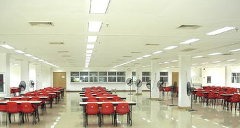 從手機(jī)飾品到個人衛(wèi)生用品 何慧萱?zhèn)€體經(jīng)營的創(chuàng)業(yè)之路